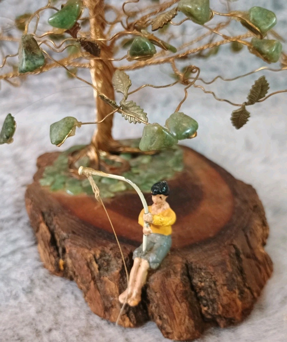 Vintage Bonsai Aventurine Tree Wooden Base Copper Wire Tree With Fisherman