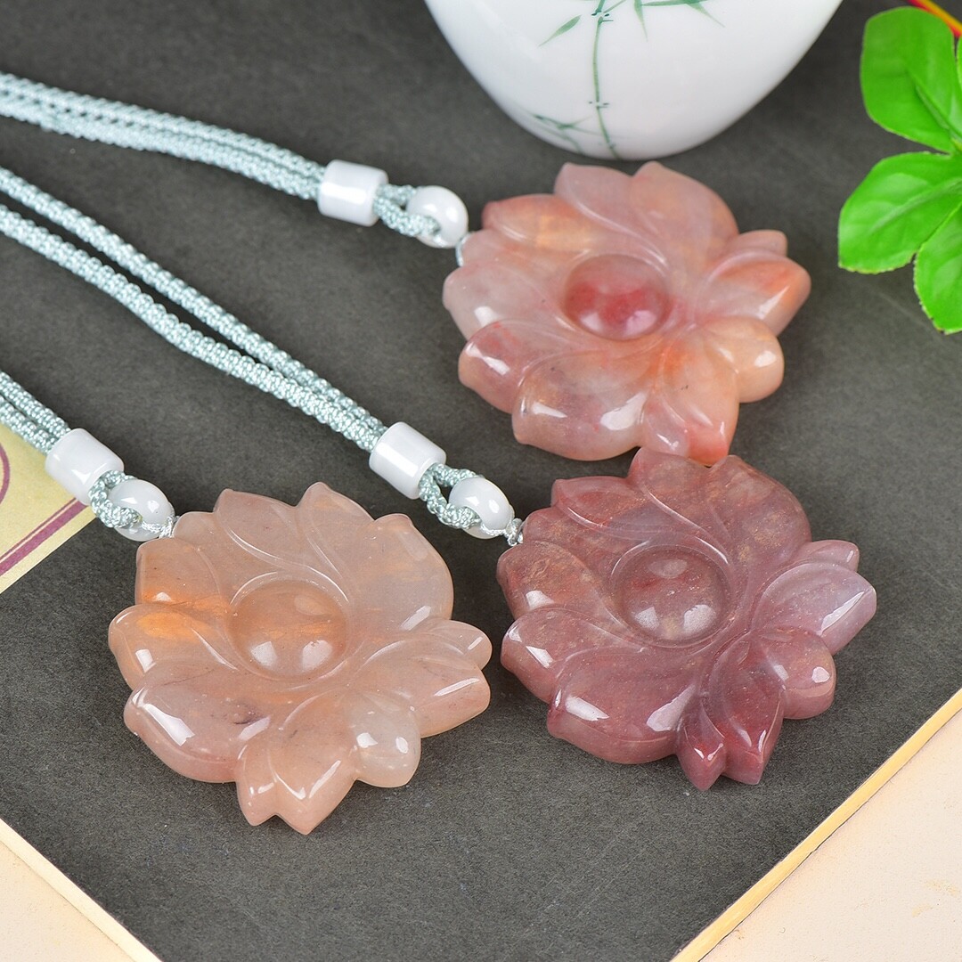 China Jade Hand Carving Exquisite Pretty Lotus Flower Pendant金丝玉