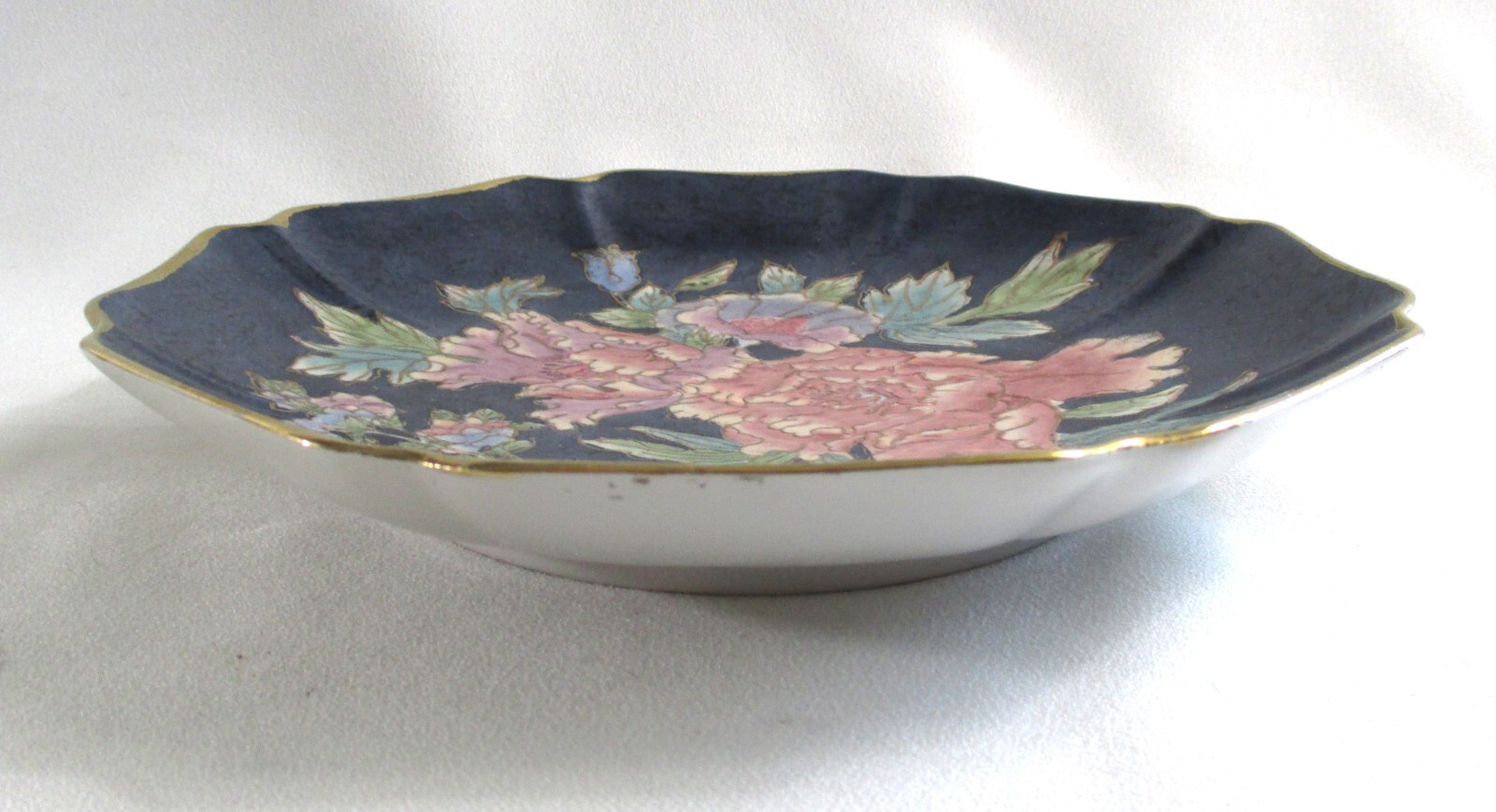 Elegant VTG Deep Blue Porcelain Plate w/Pink Chrysanthemum Design ~ Hand Painted