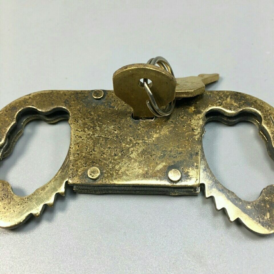 Antique Brass Handcuffs Ornament Pure Copper Craft Collectible Decor Artifact