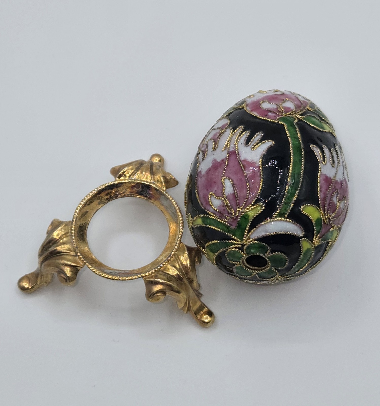 Chinese Cloisonné Metal / Enamel Egg w/Gold colored Metal Display Stand Vintage