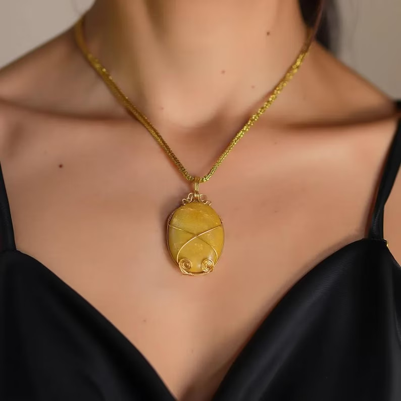 Product Details: Stone: 100% Natural Yellow Jade Weight: Approx. 150 Carats