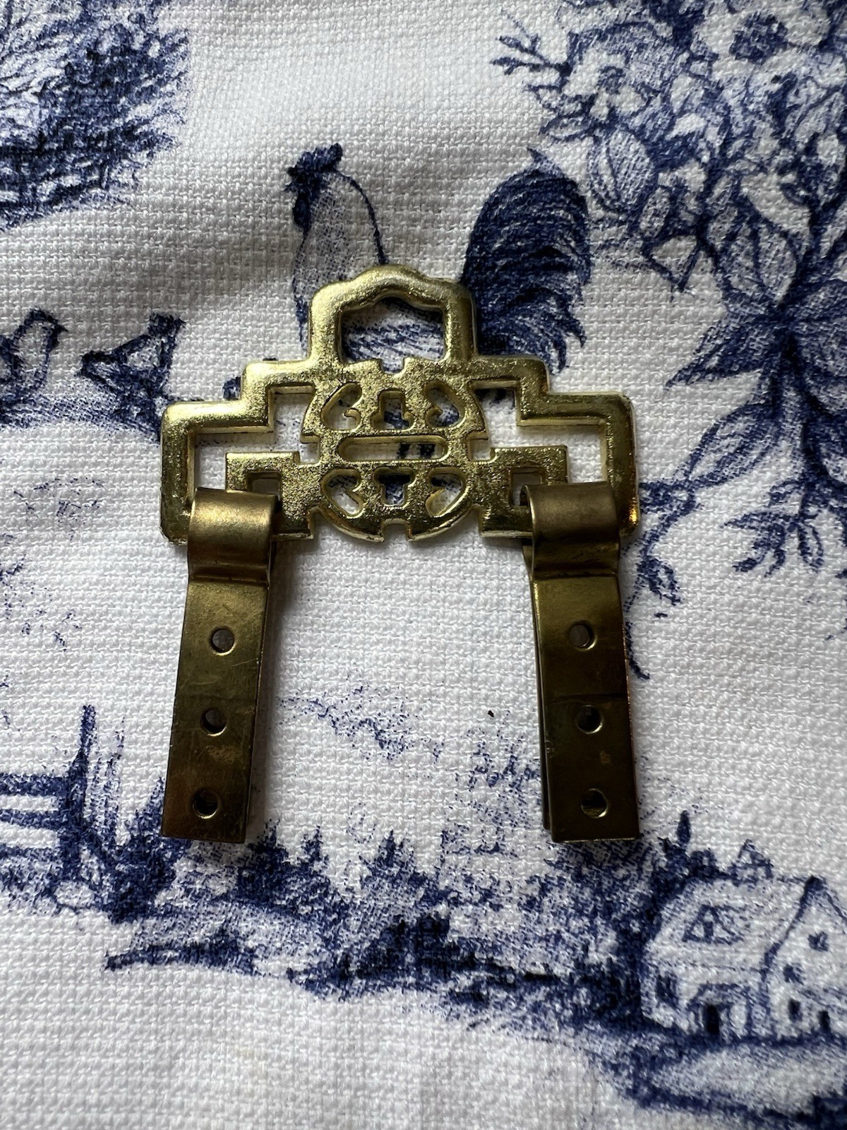 Vintage Chinese Oriental Wood Carved Pitcure Wall Hanger Brass Painting Mount