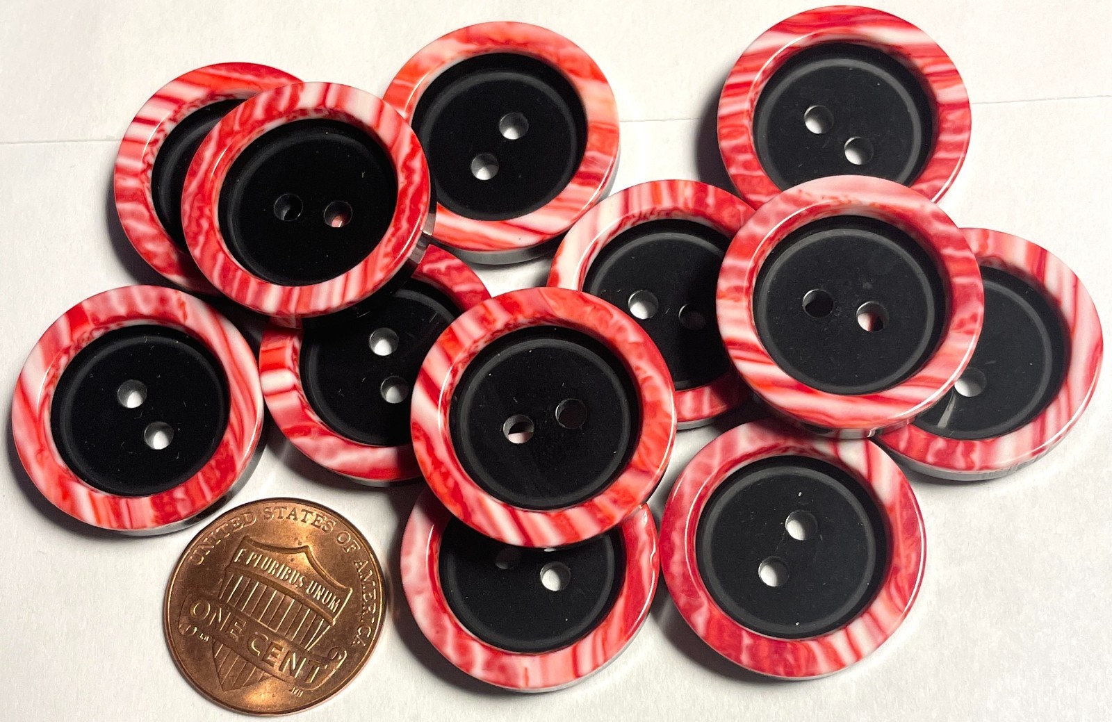 Set of 12 Vintage Glossy Black Red Rimmed 2-hole Plastic Buttons 7/8″ 22mm 6110