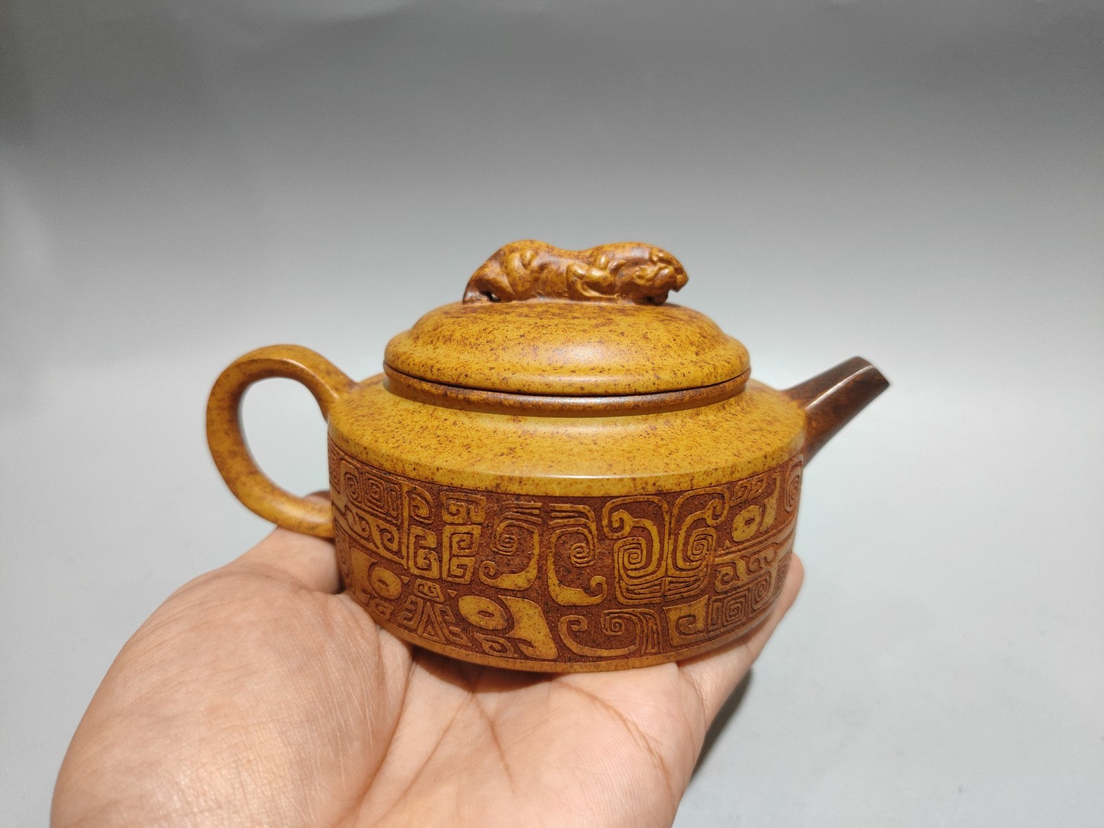 5.9″ Zisha Pottery Dragon Bone Gold Sand Tiger Bronze Pattern Straight Teapot