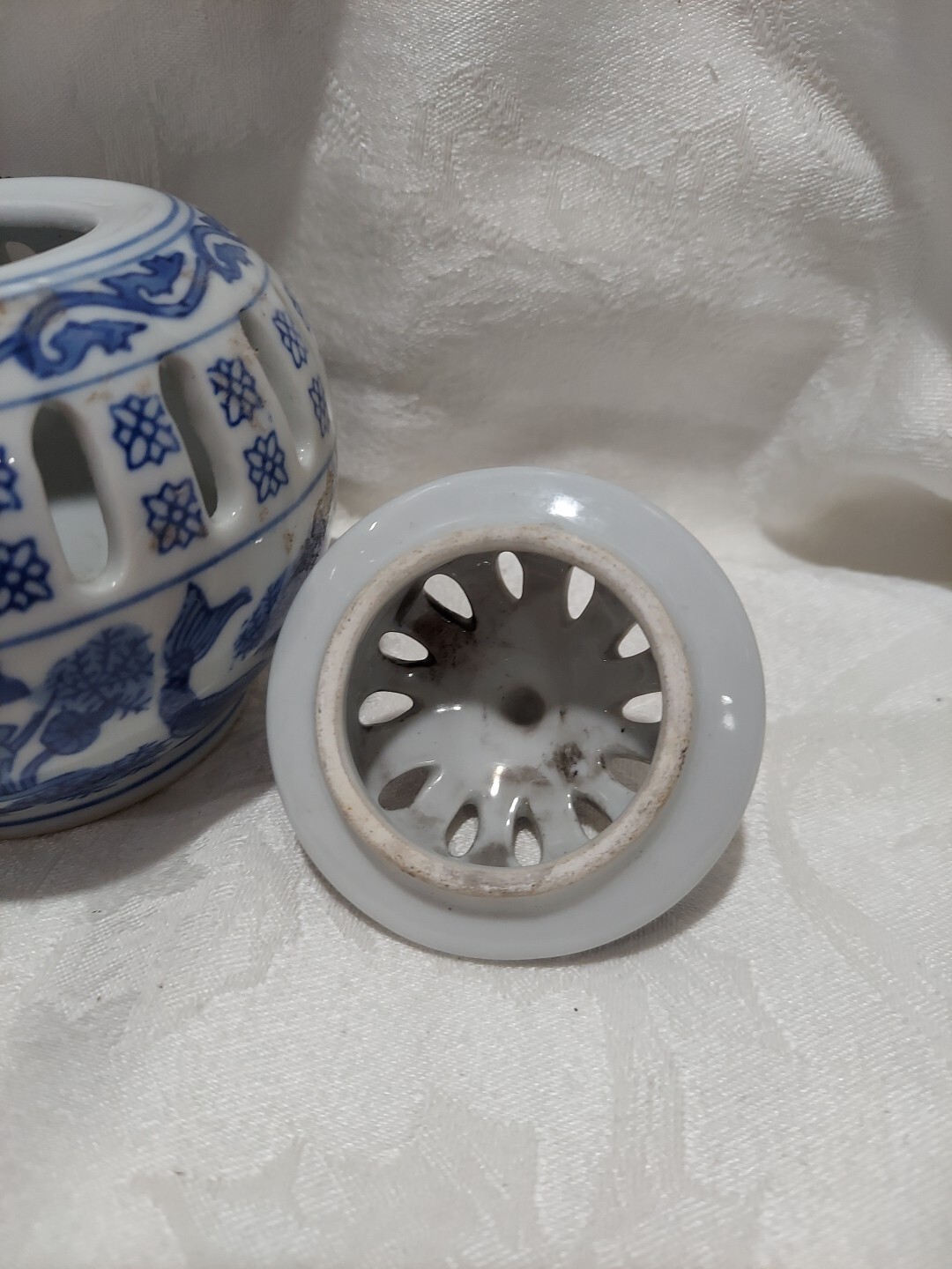 Beautiful Asian Incense Burner Blue & White Koi Fish Design 4″ in Diameter