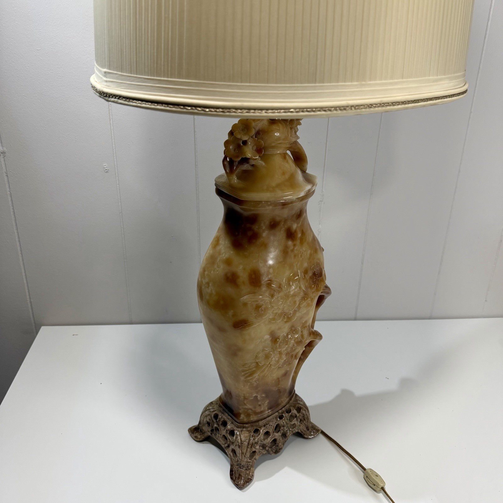 Rare Vintage Chinese Hand-Carved Soapstone Floral and Table Lamp