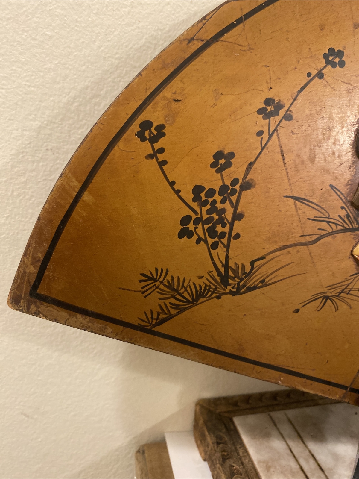 VTG Chinese Lacquered Wooden Painted & Carved Fan Wall Hanging Plaque 18” X 10”