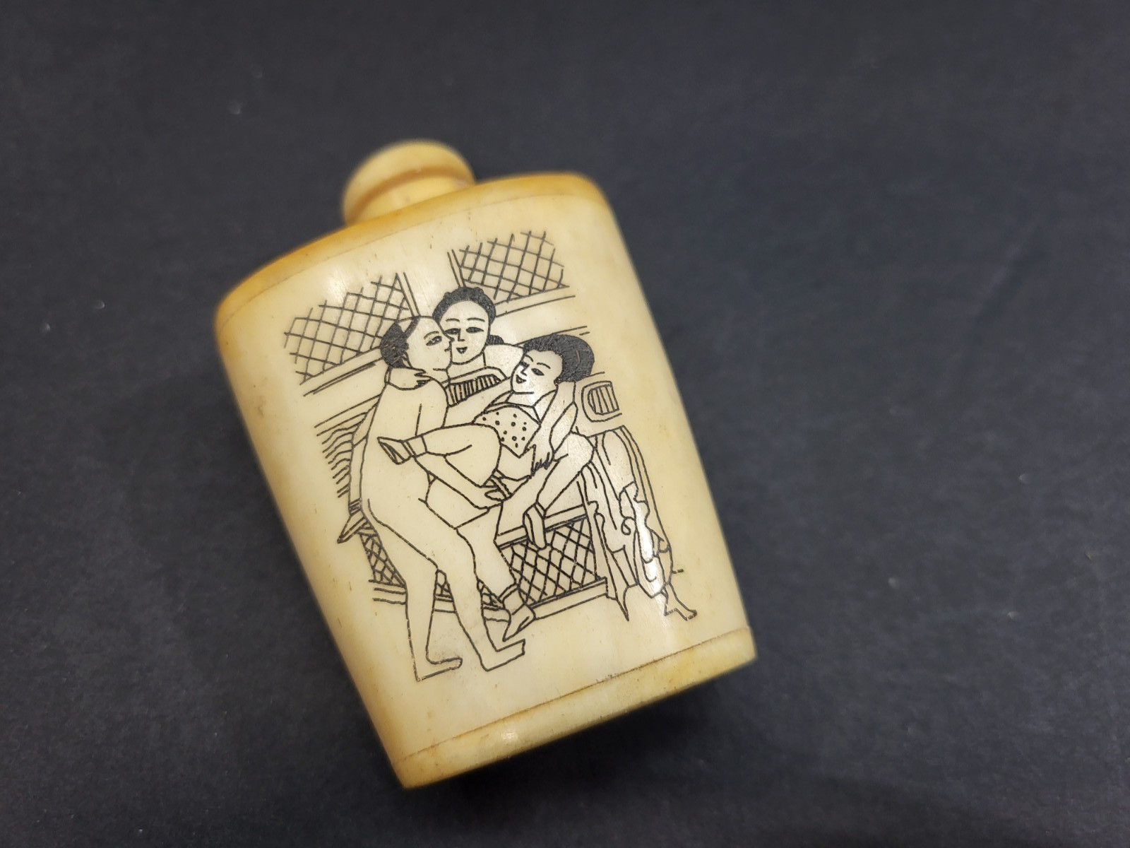 Vintage Etched Glossy Bovine Bone Asian Chinese Figural Women Snuff Bottle