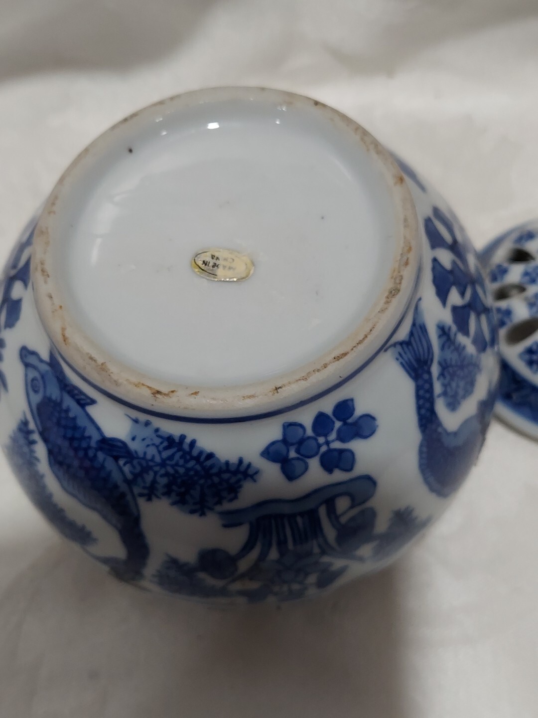 Beautiful Asian Incense Burner Blue & White Koi Fish Design 4″ in Diameter