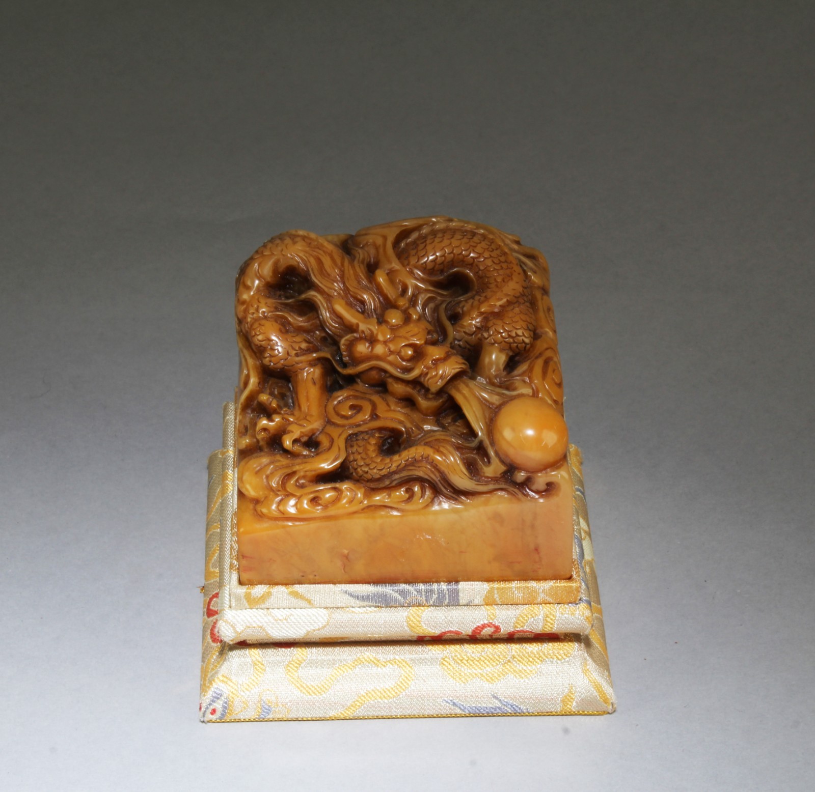 Chinese TianHuang Square Seal, the top depicts an intricate carving of a dragon