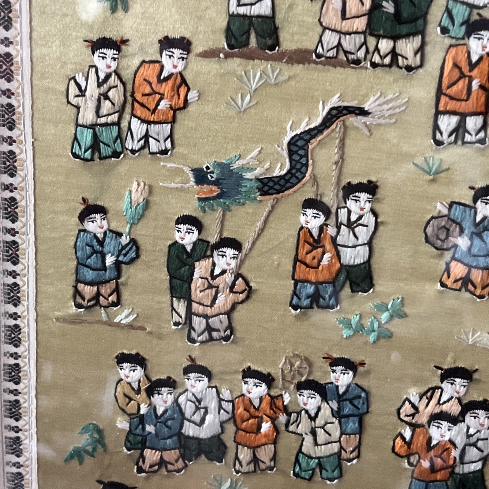 Chinese 100%Hand embroidered Peking Embroidery Art: Party painting screen