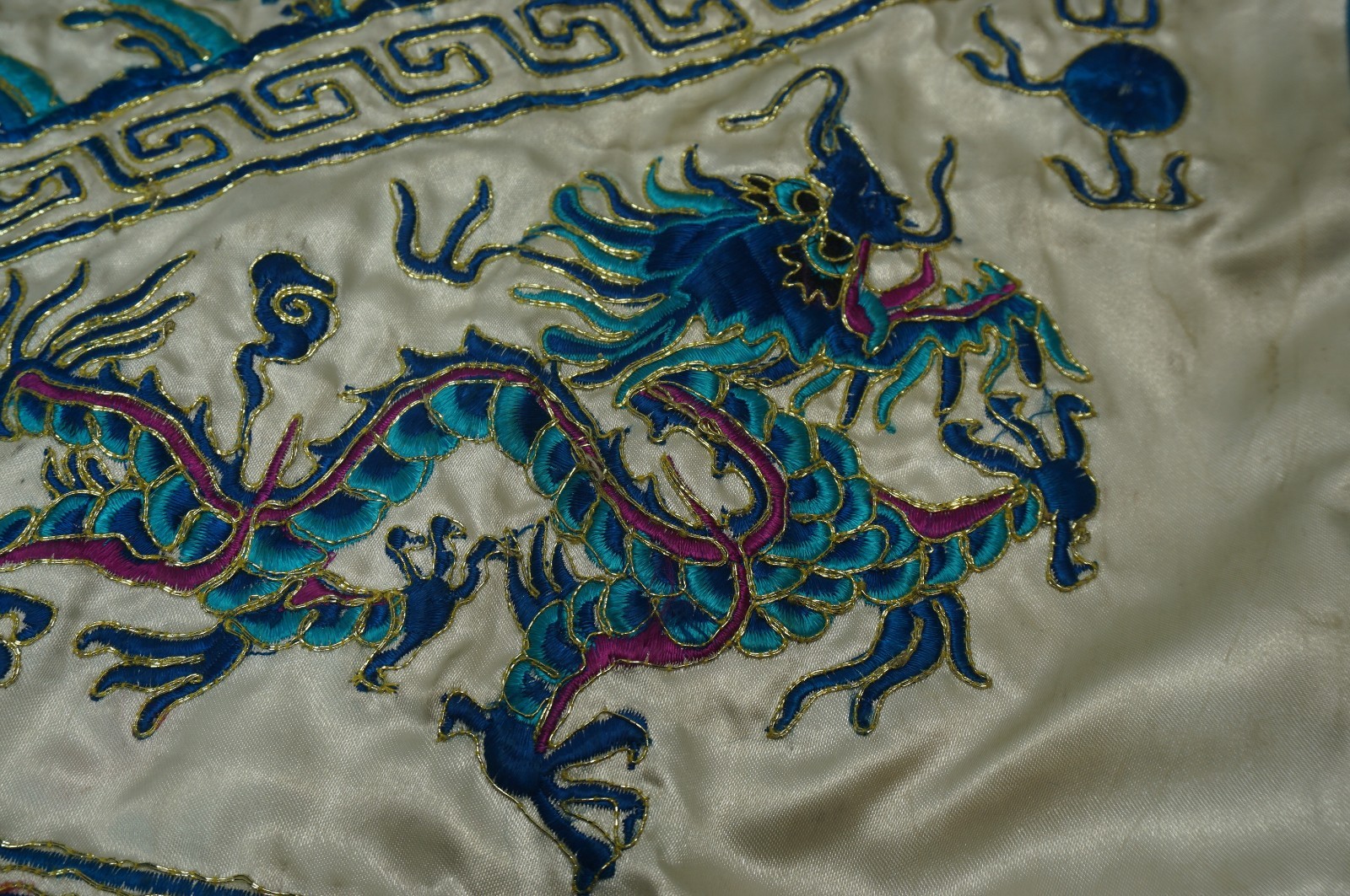 Chinese Dragon Flags bamboo poles embroidered (silk-?)