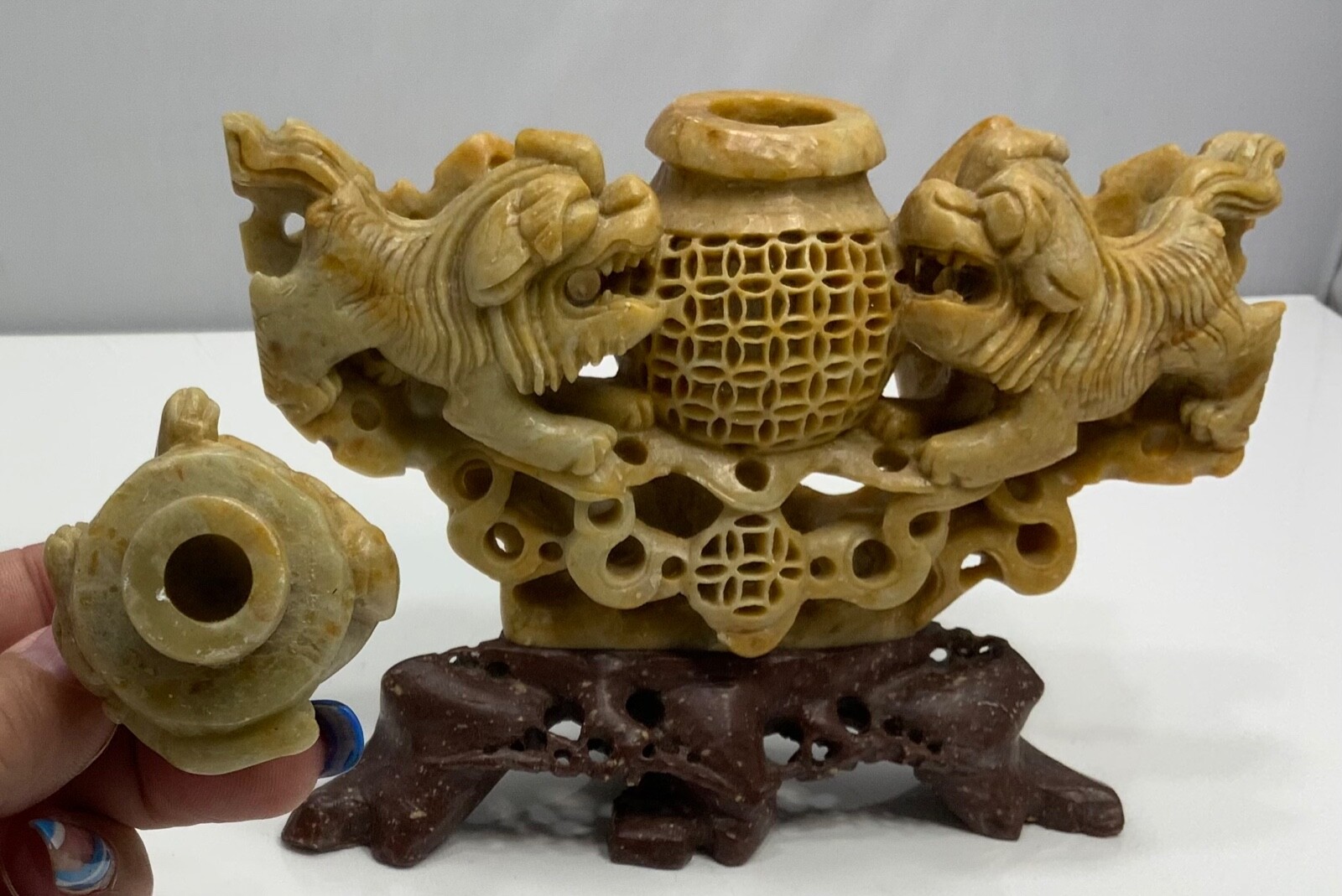 VINTAGE HAND CARVED SOAP STONE INCENSE BURNER FOO DOGS/LIONS