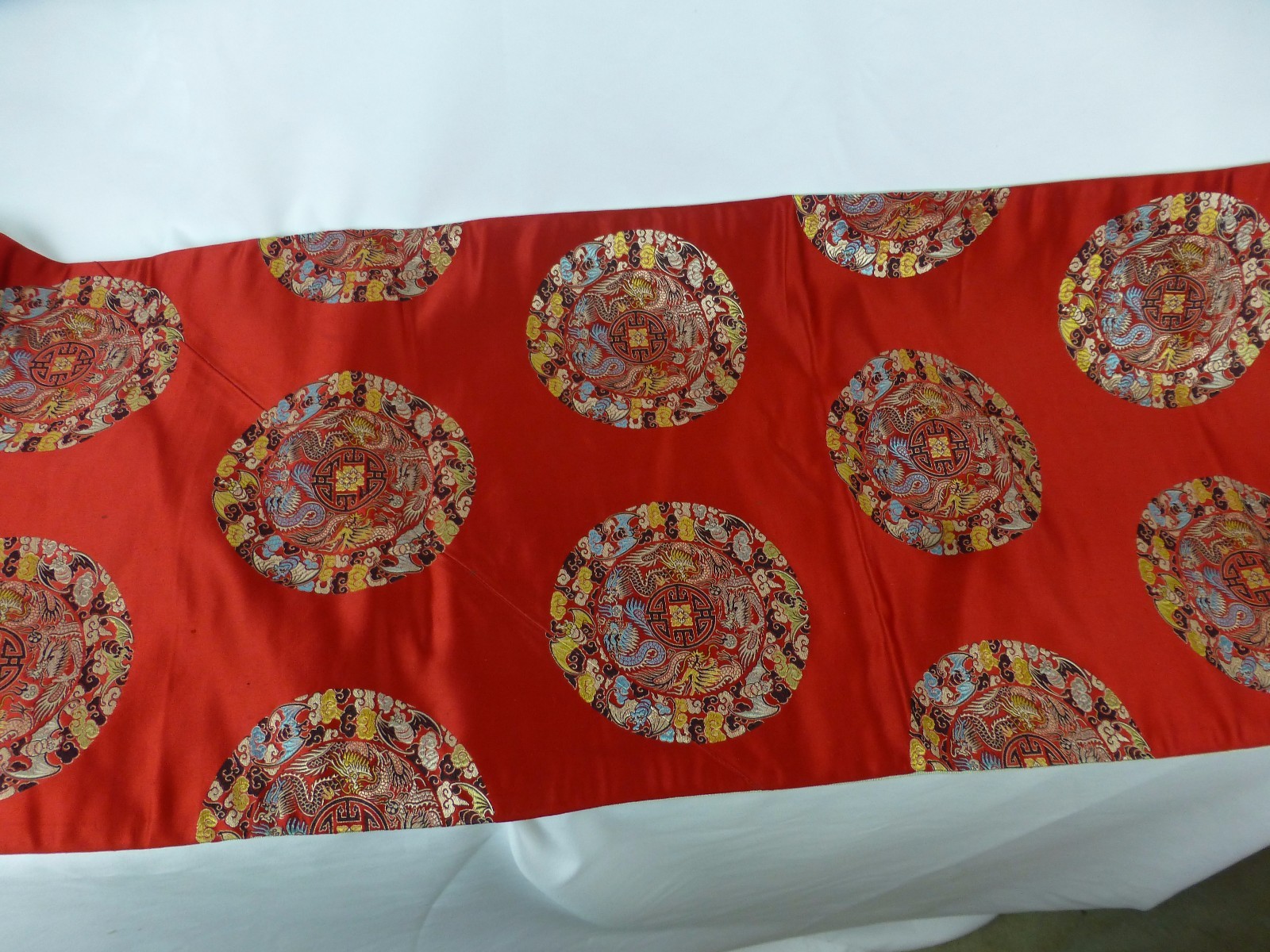Vintage /Antique Chinese Embroidery unframed textile [Y8-W7-A8]