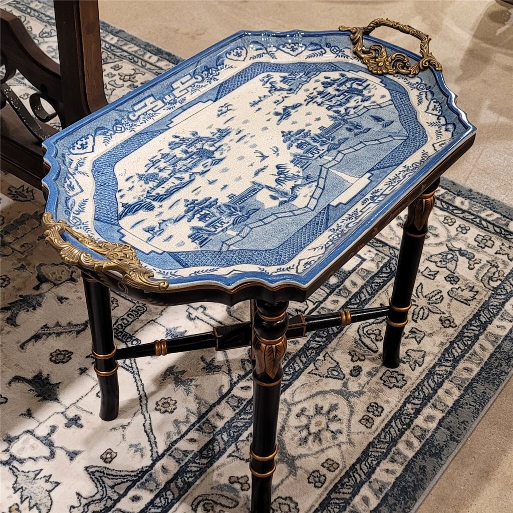 New CHINESE ORIENTAL BLUE WILLOW PORCELAIN bronze ORMOLU WOOD STAND TRAY TABLE