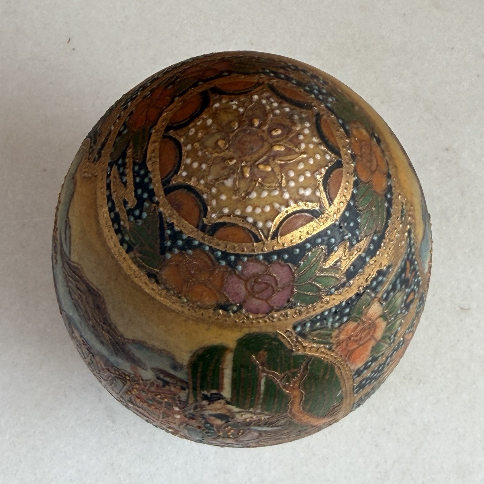 Vintage Hand Painted Satsuma Porcelain Egg Geisha Girl Flowers Boat Motif 4.5 in