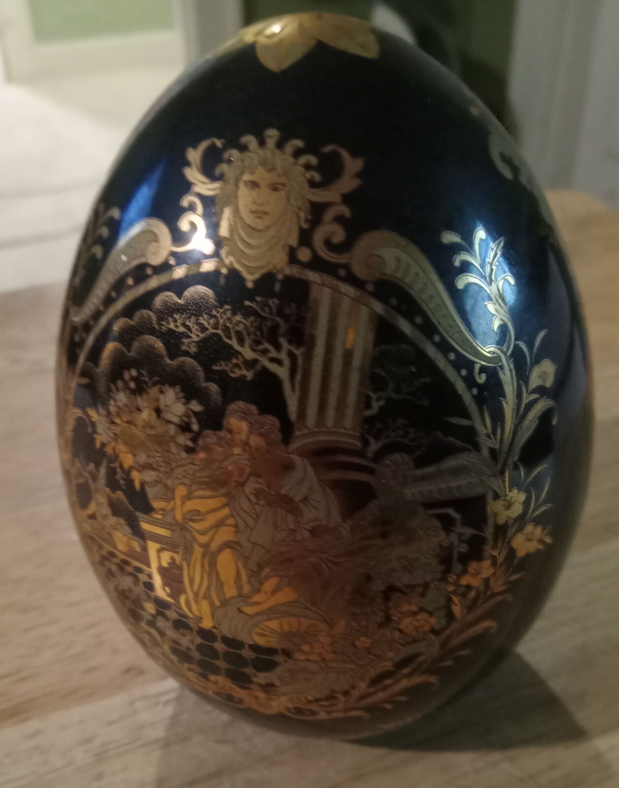 Vintage Satsuma Black Gilt Gold Chinese Egg 4.5″ Tall