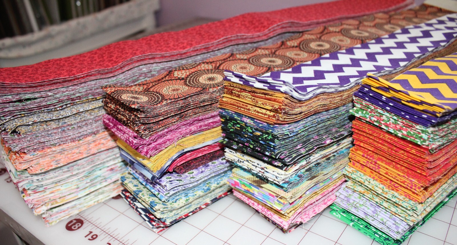 75 PC 2.5″ JELLY ROLL Strips Mixed 100% Cotton Fabric-Quilt-Sew Grab Bag