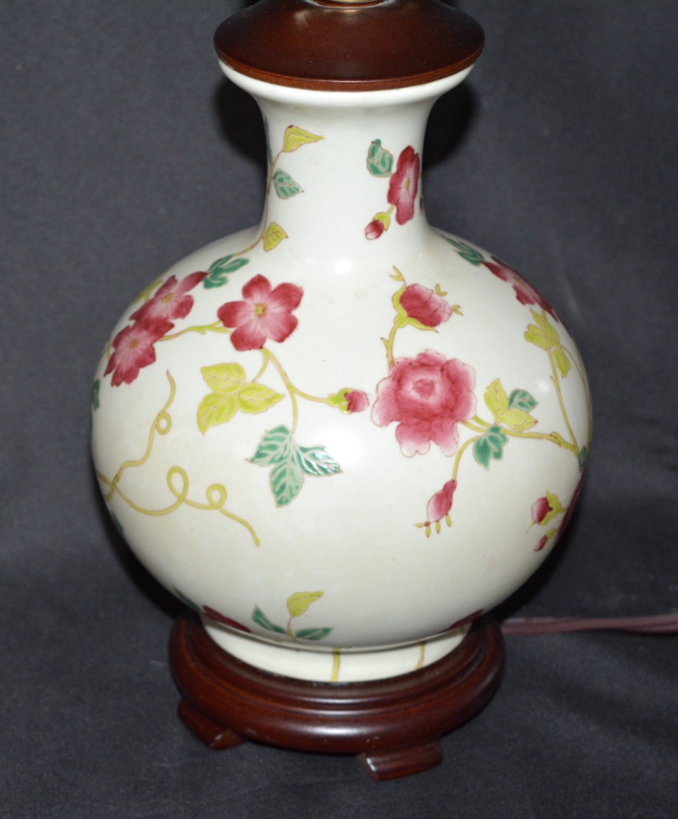 VTG Chinoiserie Chinese Porcelain Table Lamp Hand Painted Floral Vase Wood Base
