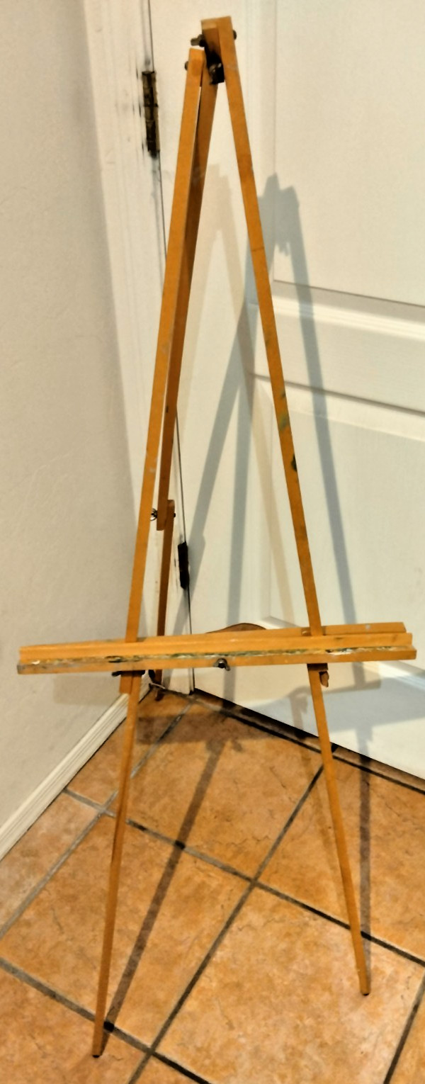 VINTAGE ANTIQUE 48″ TALL WOODEN ADJUSTABLE FOLDING TRAVEL SIZE PAINTERS EASEL
