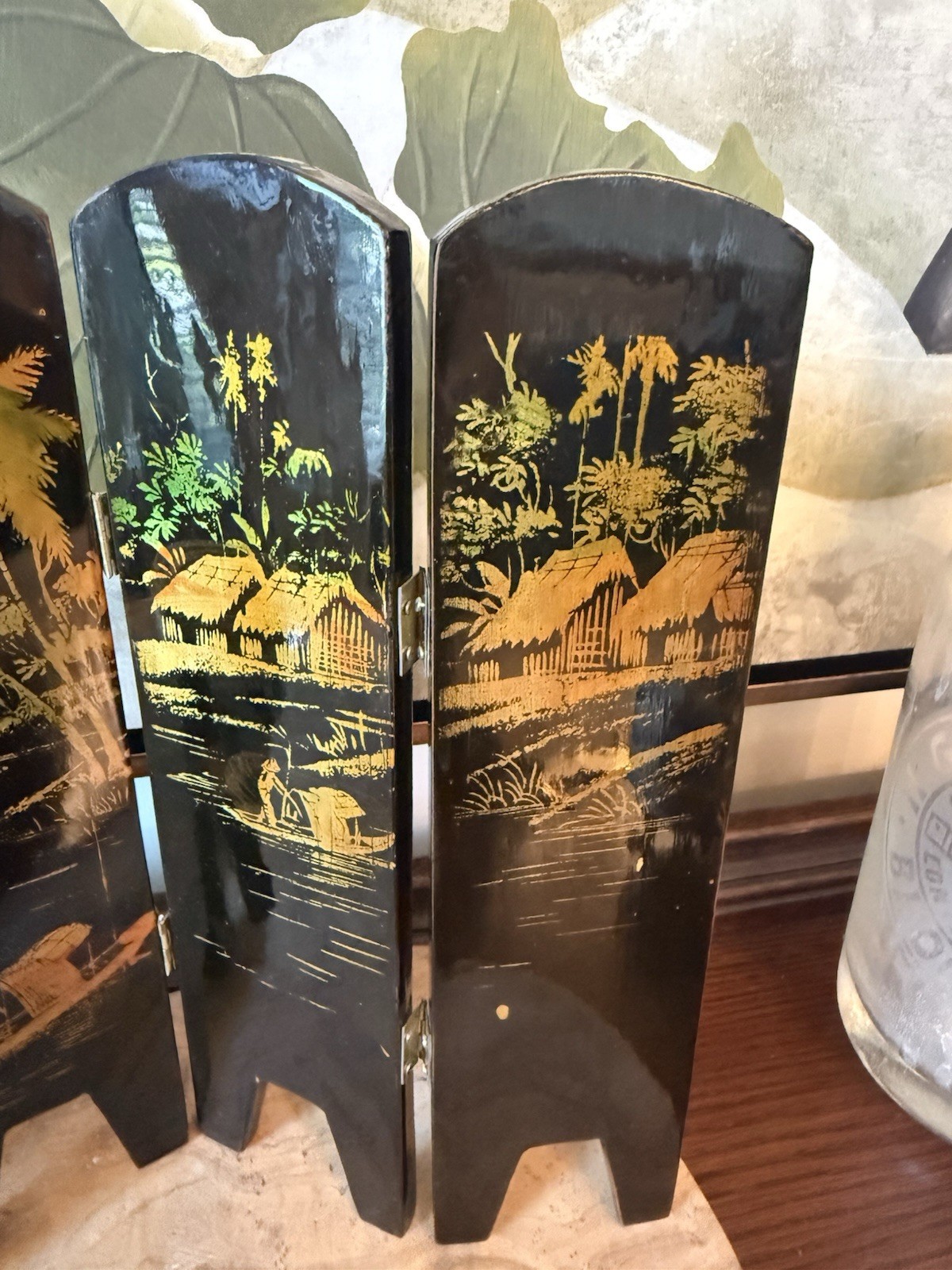 Asian Mini Lacquer Screen Mother of Pearl Inlay Reversible Image Table Top AS IS