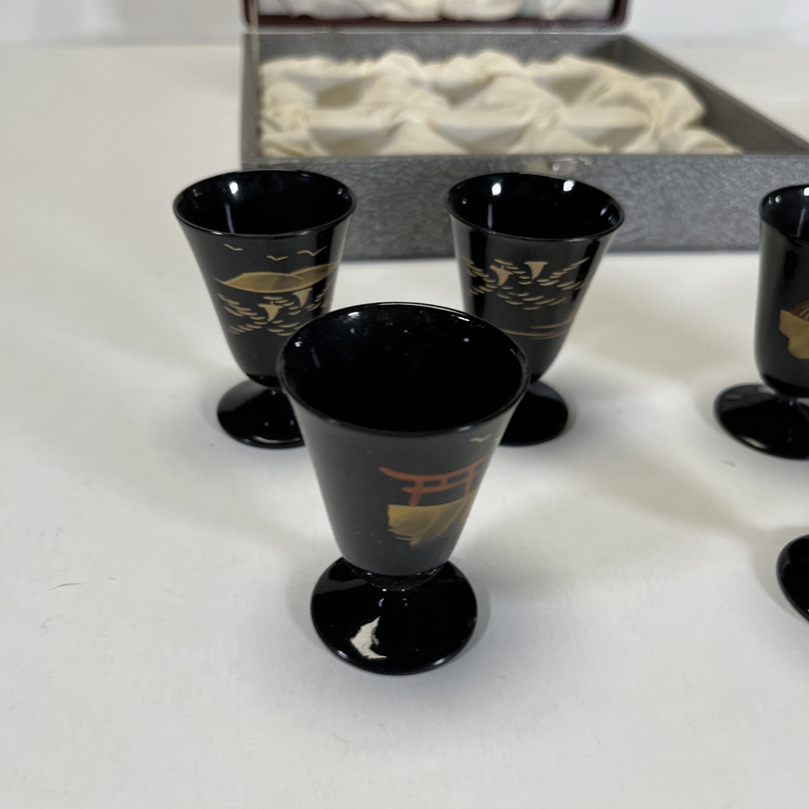VINTAGE 1940s ASIAN BLACK LACQUER WOOD PLATE & CORDIAL SET UNIQUE