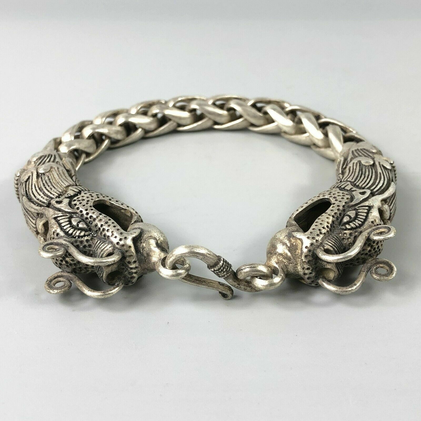 Chinese Rare Collectible Tibet Silver Handwork Dragon Amulet Bracelet Exquisite