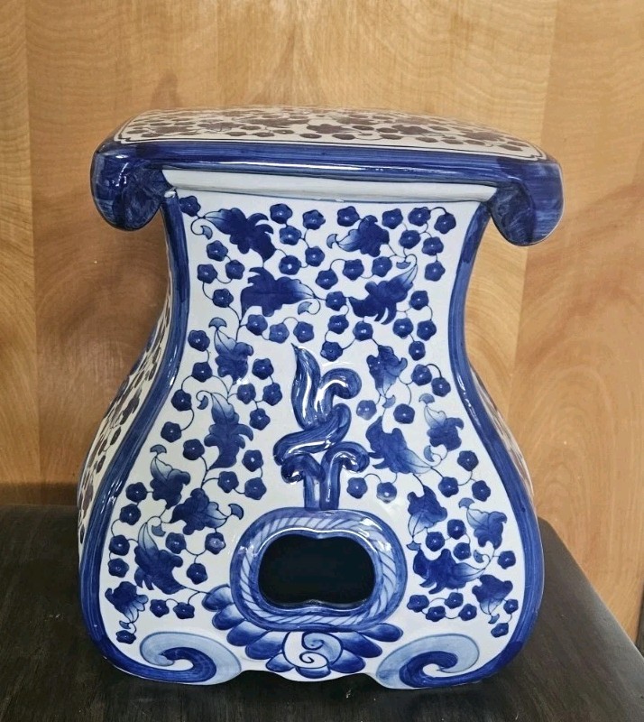 Beautiful Hand Painted Blue & White Chinoiserie Garden Stool Plant Stand Rare
