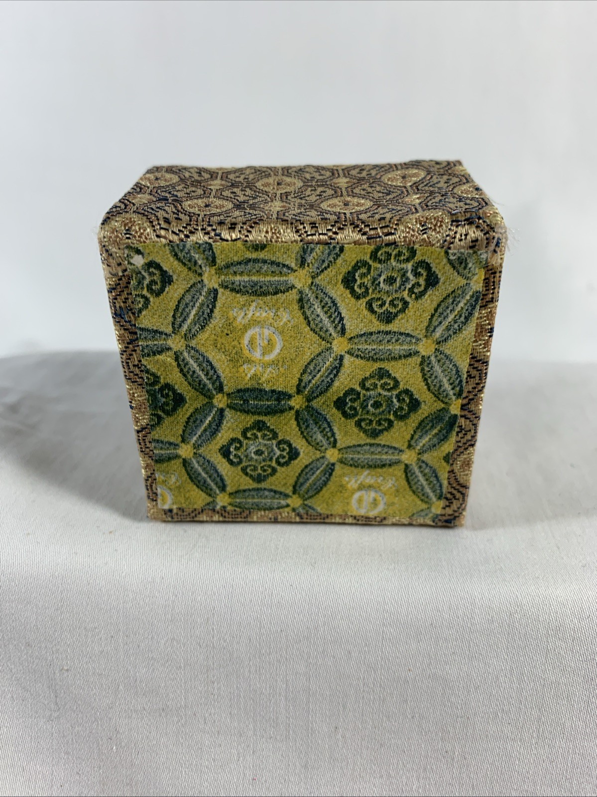 Vintage Miniature Chinese Porcelain Bowl/Sake Tea with Stand