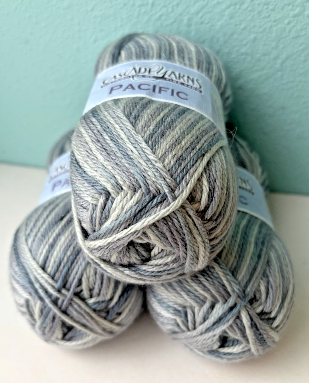 3 – Cascade PACIFIC MULTIS – #500 DUO TONE – SW Merino Wool / Acrylic 213 yds