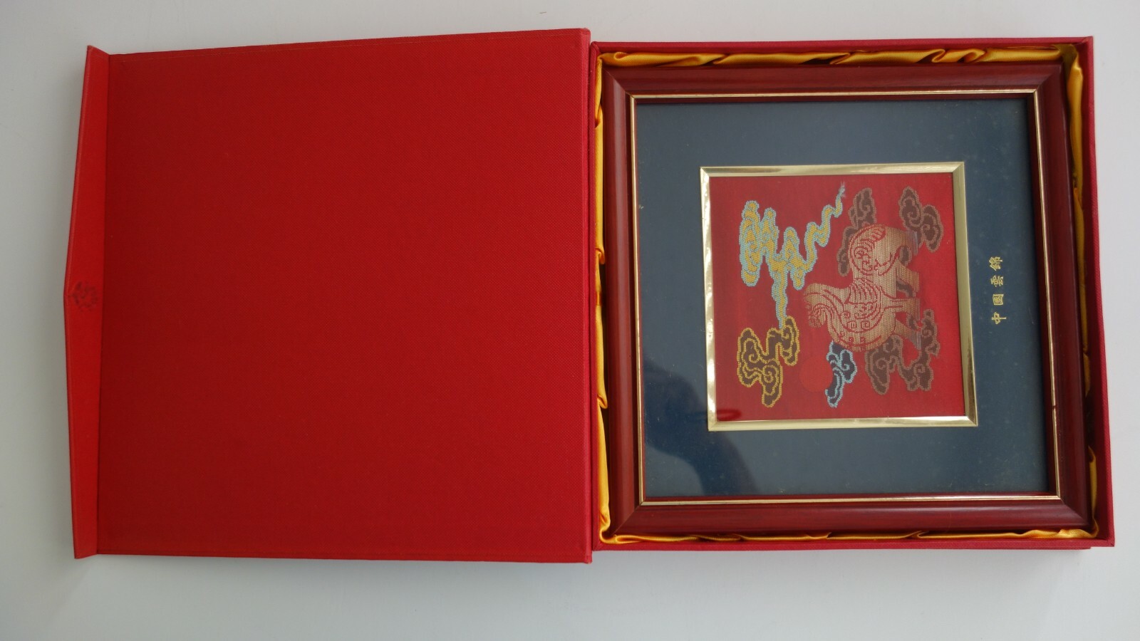 Beautiful Decoration Art Work Red/Gray Multi-Color 9″ X 8.5″ New