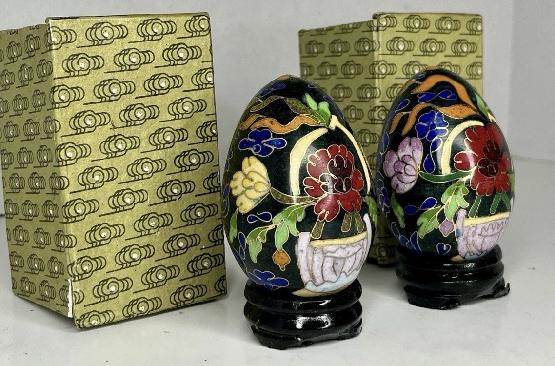 2 Vintage Handmade Chinese Cloisonne Copper Enamel Egg Traditional Floral Motif