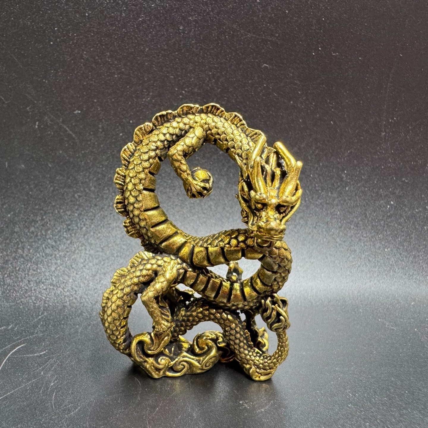 Vintage Hollow Brass Coiled Dragon Statue Play Pearl Fenghui Wealth DeskOrnament