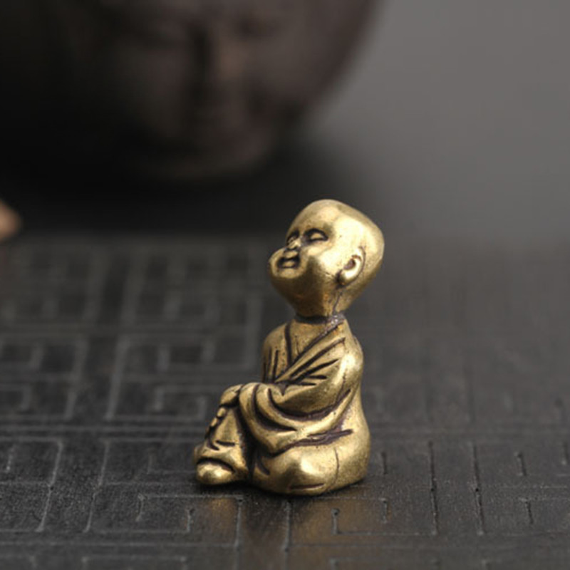 Mini Portable Retro Brass Little Monk Buddha Zen Statue Pocket Sitting Hand Toy