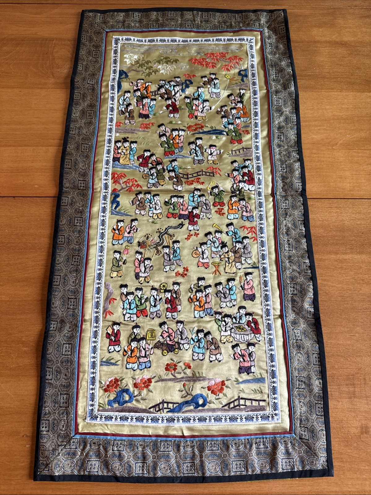 VTG Chinese Embroidered Silk Panel Wall Hanging of 100 Children 25.75” x 13”