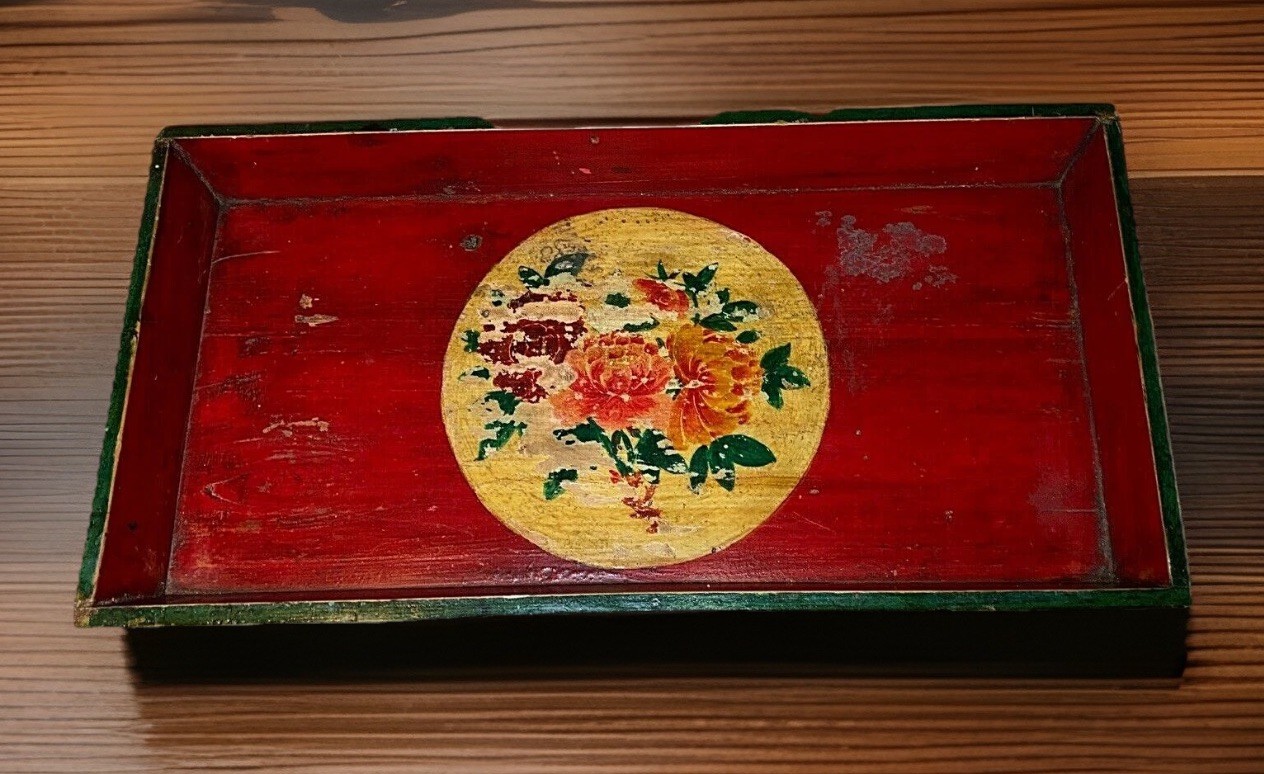 Asian / Chinese antique red green lacquer peony wood serving tray 26”