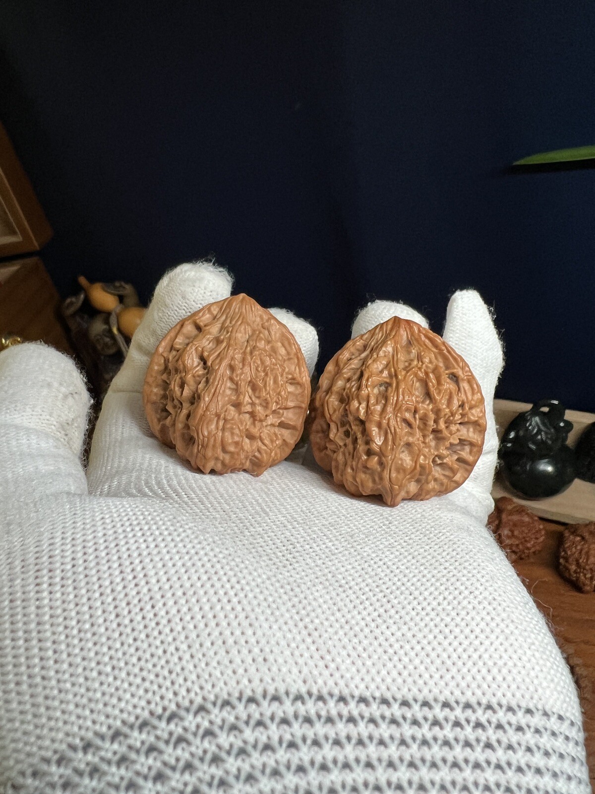 Pair of Match Chinese Health Walnut 39×36×39mm 精配文玩核桃～银边虎头狮子头