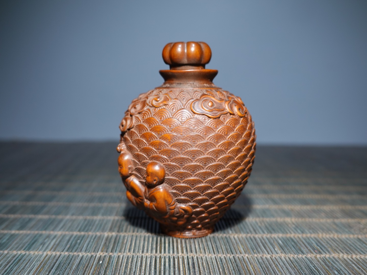 2.8″ Collect China Box-wood Carving Auspicious Clouds Children Snuff Bottle