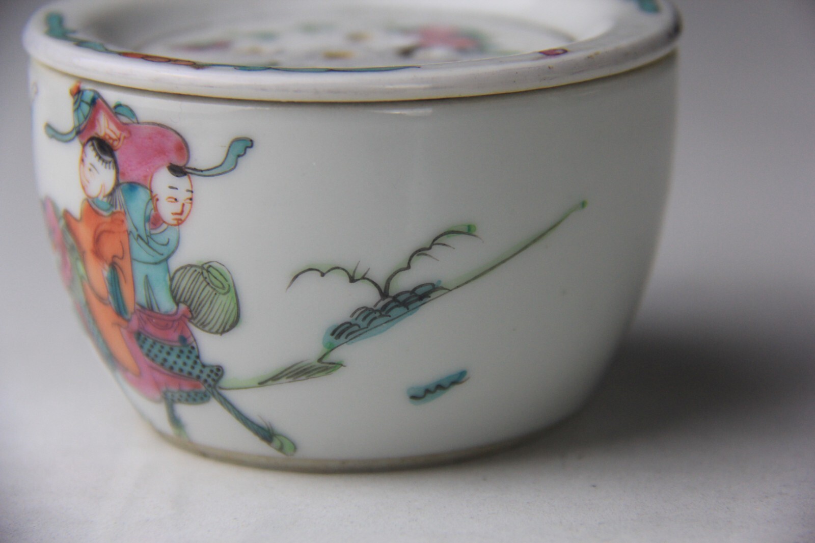 Antique Chinese Porcelain Famille Rose Cricket Cage Box