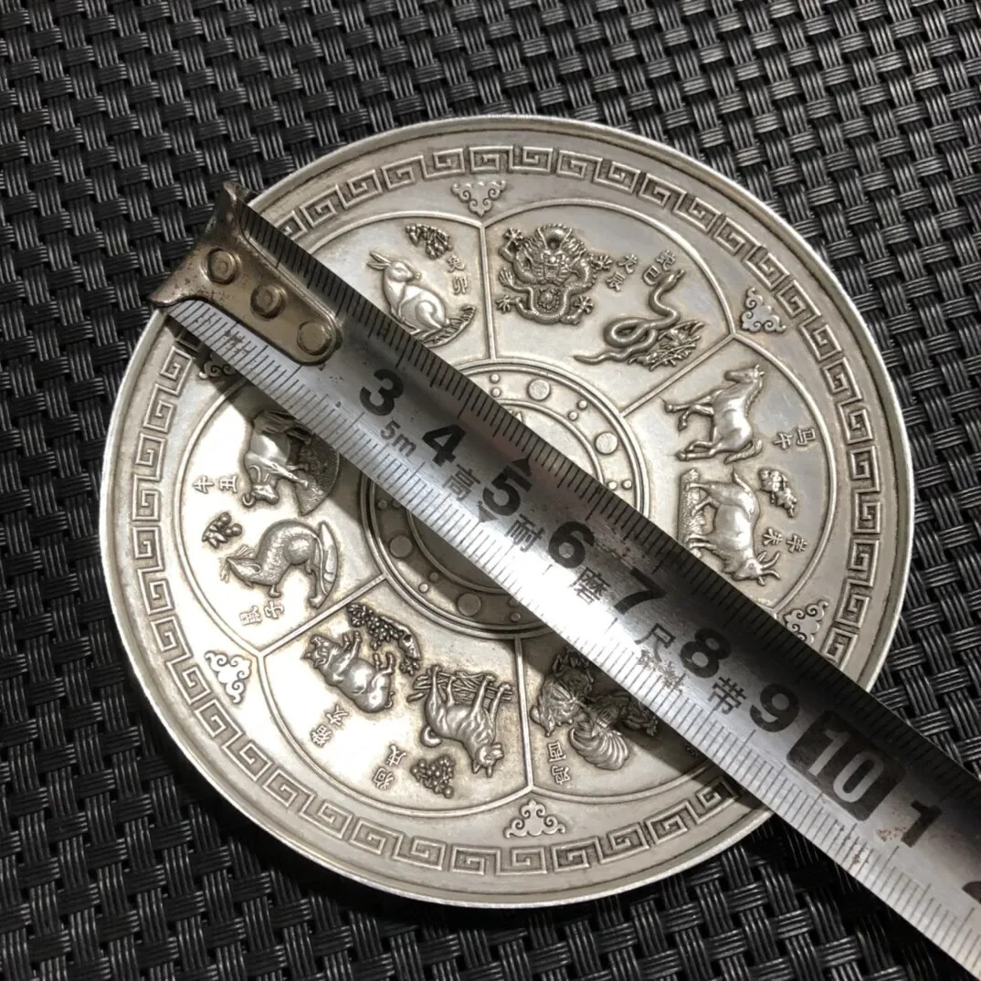 China Elaboration Old Tibet Silver Engrave Propitious Dish Metal Crafts