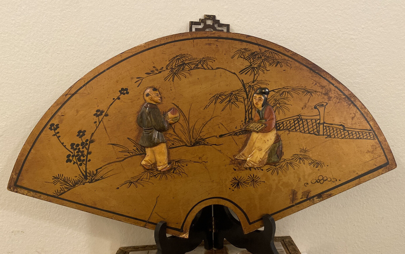 VTG Chinese Lacquered Wooden Painted & Carved Fan Wall Hanging Plaque 18” X 10”