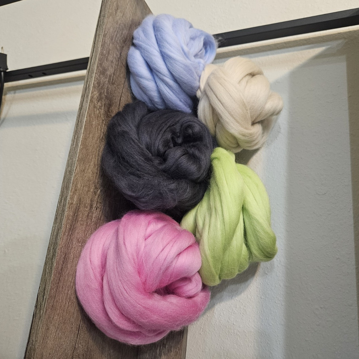 10 Oz Multicolor Wool Felting/Spinning Fiber Roving Pack/Set Lot 5 Bundles