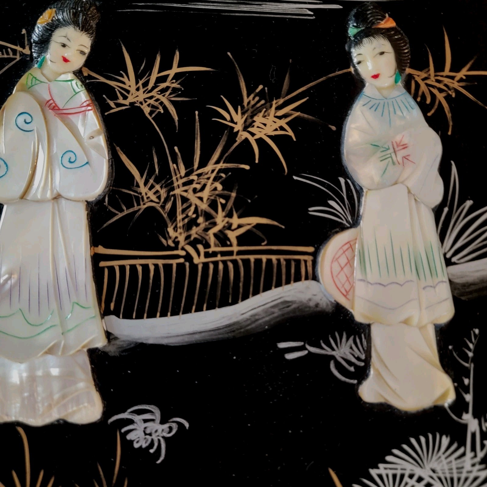 Geisha Mother of Pearl 14″ Wall Plaques Black Round CPC Made In Macau, Set Of 2