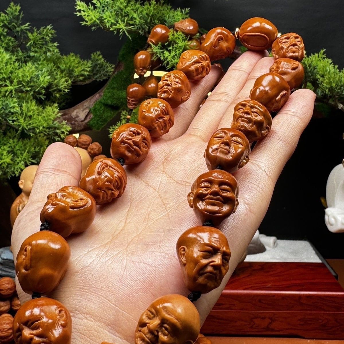 Olive Nut Hand-Carved 18 Arhats Long Bracelet Large Beads Wenwan