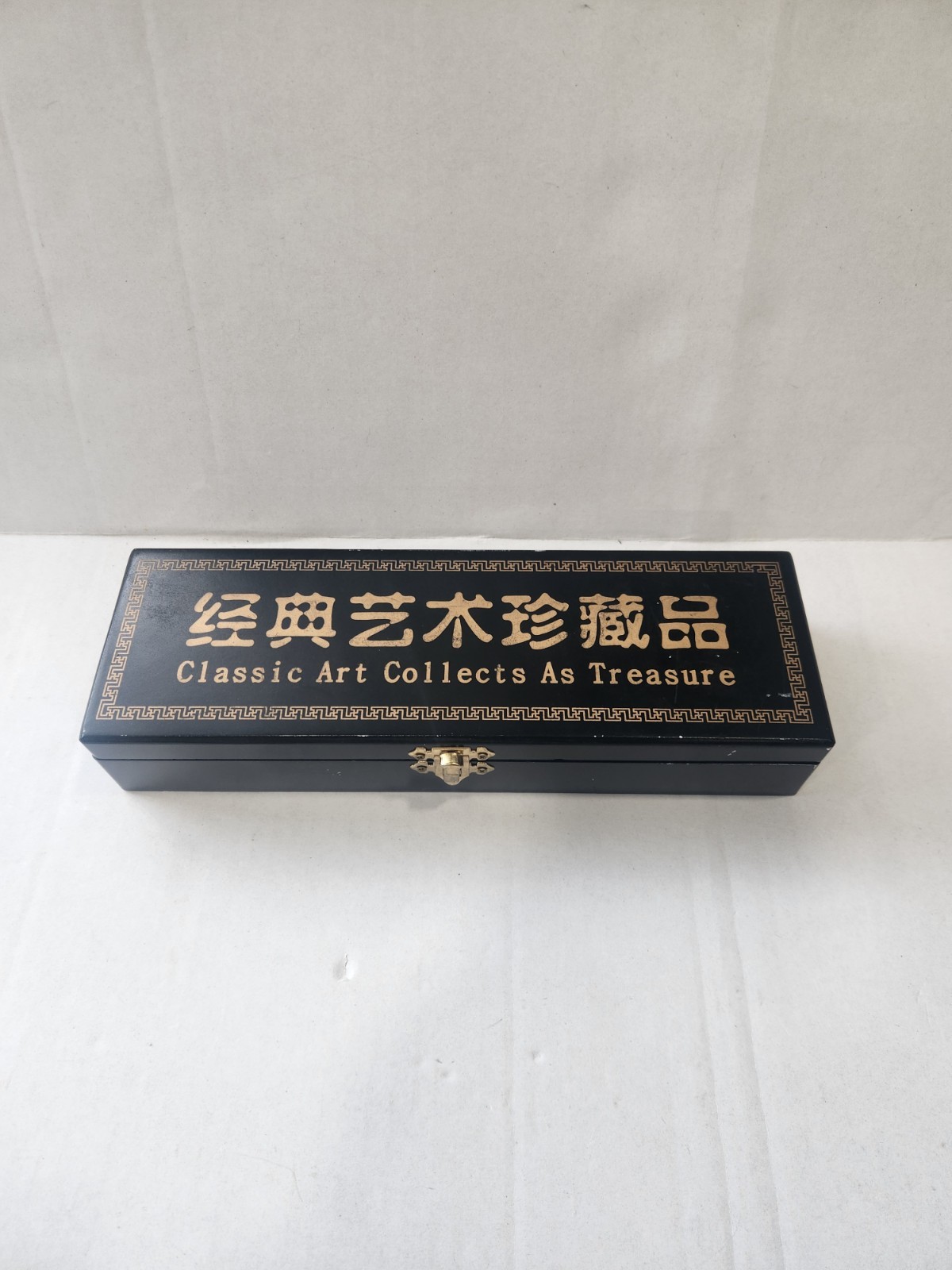 Resin Ching-ming Festival With With Wooden Box