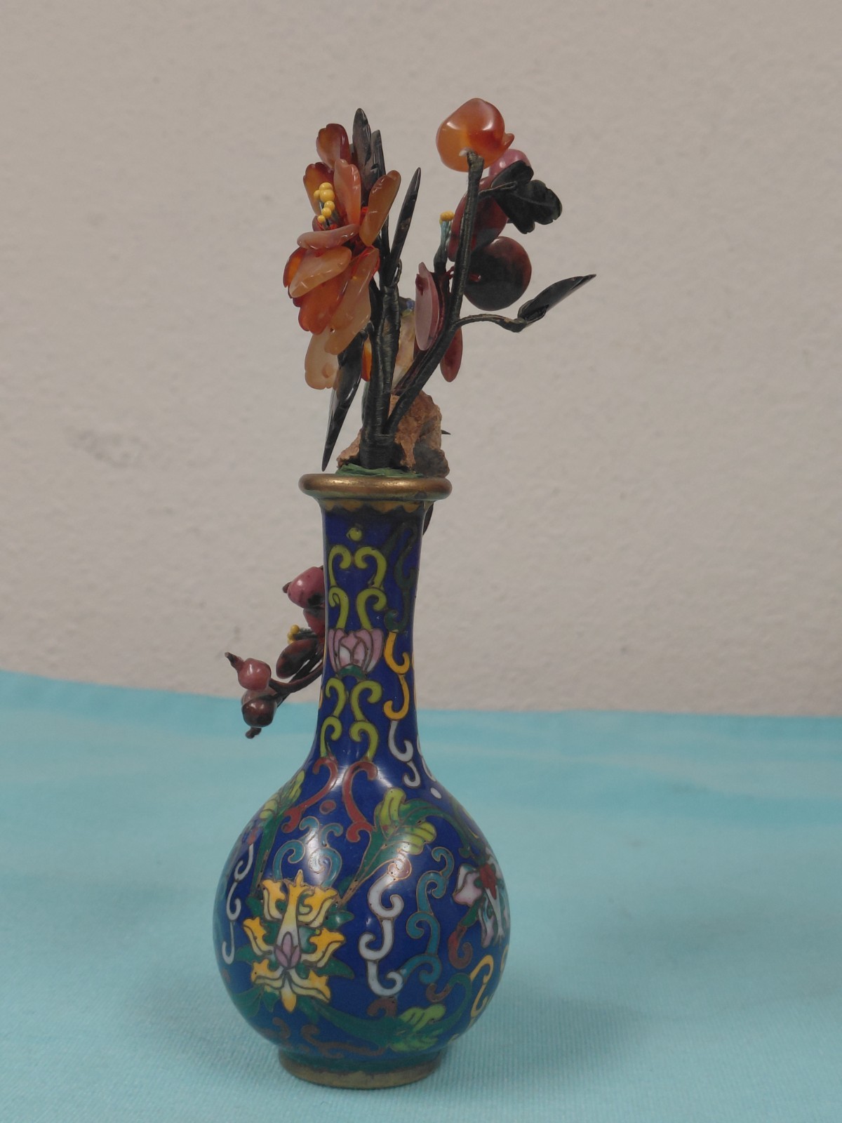 Vtg Chinese Cloisonné Vase Gemstone Flowers Metal Enamel Bird 6″ Tall VGUC