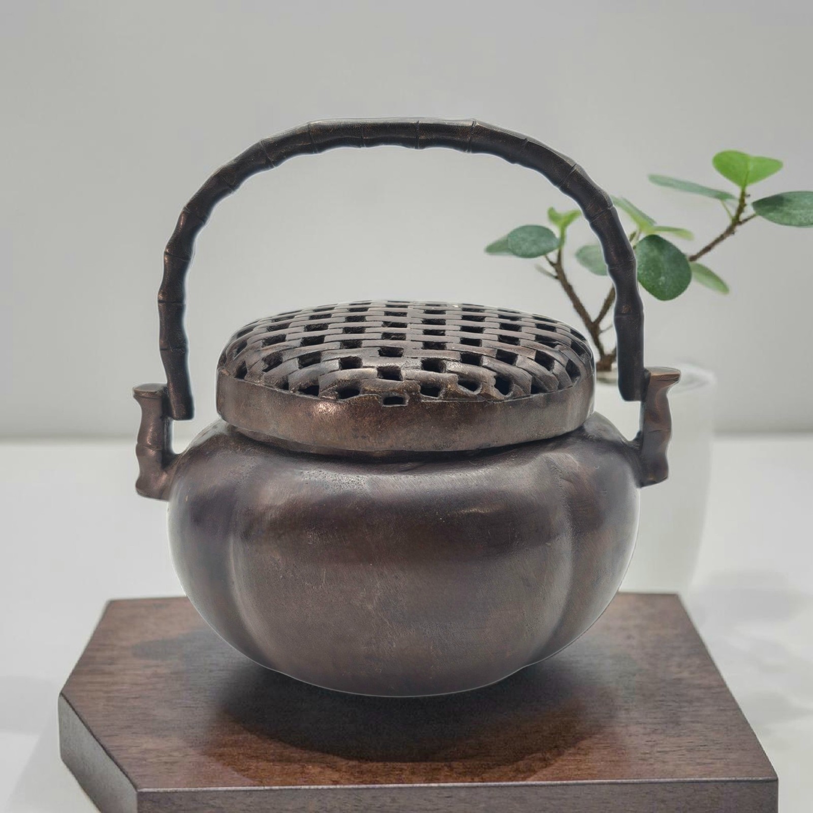 Chinese Bronze Xuande Mark Incense Burner Xianglu Hand Censer Bamboo Handle 4″