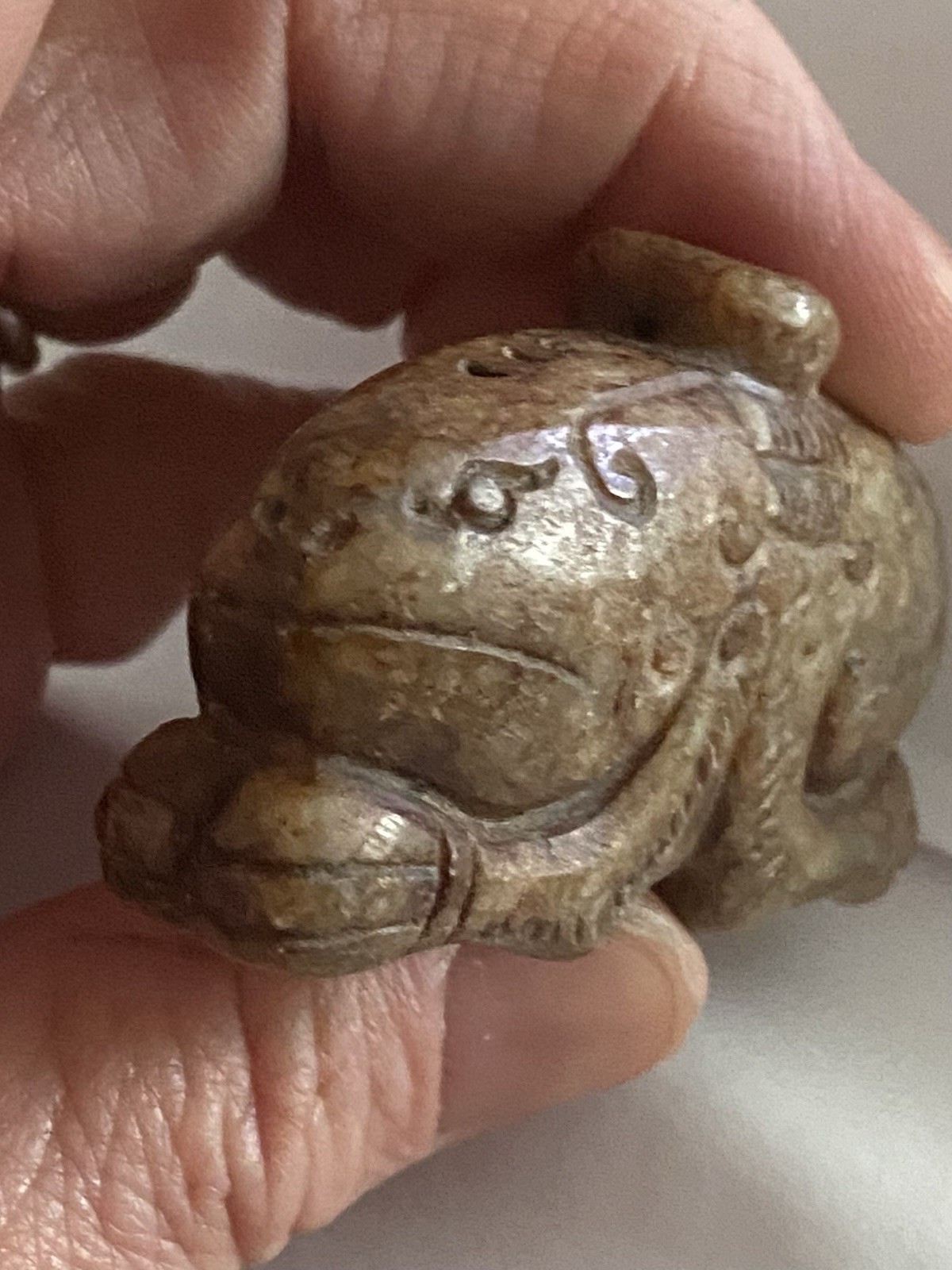 ESTATE FIND Chinese HONGSHAN Culture JADE 2 Heads Amulet/Pendant