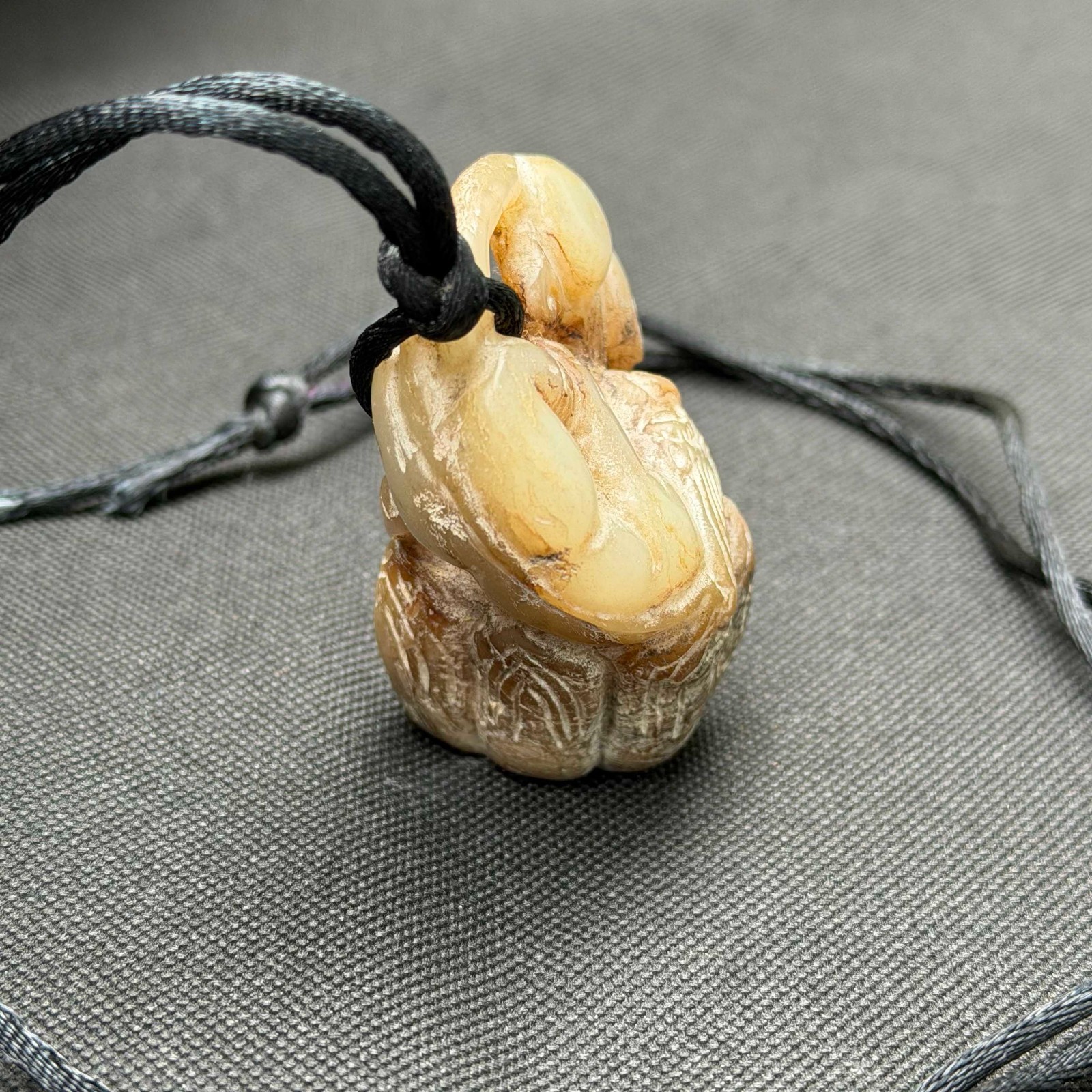 Vtg Chinese Nephrite Jade Pendant w Mythical Beast & Pearl (AHB) 425